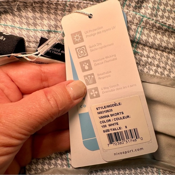 Women’s Nivo by Lanctot‎ gray and light blue plaid golf skirt size 8 NWT - Picture 2 of 4